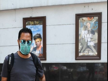 Coronavirus का शिकार हुए ये स्टार्स, टॅाम हैंक्स के साथ कई सेलिब्रिटीज, देखिए पूरी लिस्ट !