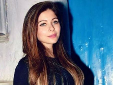 कोरोना मरीजों की मदद करना चाहती हैं सिंगर कनिका कपूर, लेकिन करना होगा इंतजार- जानें क्यों!
