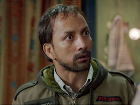 Corona: स्टार एक्टर का बड़ा ऐलान- लोन लेकर स्टाफ को सैलरी दूंगा, दूसरे स्टार्स जितना पैसा नहीं है