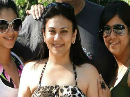 Birthday: रामायण की 'सीता' दीपिका चिखलिया असल जिंदगी में हैं काफी ग्लैमरस, तस्वीरों में देखिए जलवा