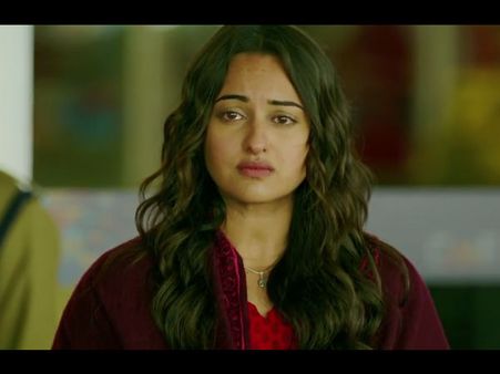 सोनाक्षी सिन्हा से यूजर ने पूछा संजीवनी कौन लाया? एक्ट्रेस ने दिया मुंहतोड़ तगड़ा जवाब !