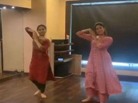 VIDEO जाह्नवी कपूर ने उमराव जान के सांग पर किया ऐसा डांस, अदा पर दिल धड़कने लगेगा
