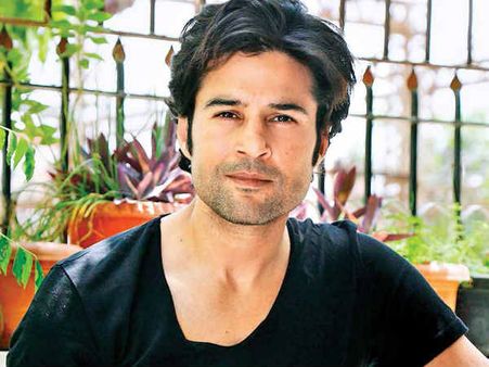 राजीव खंडेलवाल ने बताया अपना कास्टिंग काउच सच - टॉप डायरेक्टर ने फिल्म दी और कहा कमरे में चलो