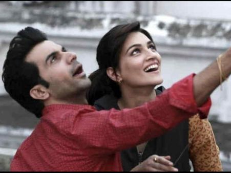 लॉकडाउन के बीच राजकुमार राव और कृति सैनन की गुड न्यूज़ सुनकर आप मुस्कुरा देंगे