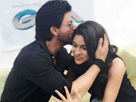 शाहरूख खान की ये एक्ट्रेस भी कोरोना पॉज़िटिव, बॉलीवुड पर बढ़ा महामारी का खतरा