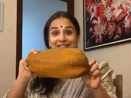 VIDEO ब्लाउज से विद्या बालन ने बनाया यूनिक कोरोना मास्क, आप भी देखिए ,धड़ल्ले से वायरल