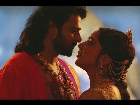 3 Years Baahubali2: देवसेना अनुष्का शेट्टी की 10 सेक्सी तस्वीरें, प्रभास के साथ धड़ल्ले से वायरल