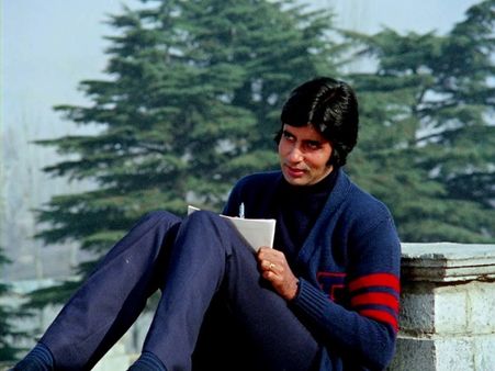 अमिताभ बच्चन ने शेयर की फिल्म सेट से 44 साल पुरानी फोटो- कहा, 