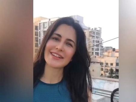 झाड़ू लगाकर कैटरीना कैफ की हालत खराब, सफाई के लिए स्पेशल क्लास शुरू , लॉकडाउन का असर