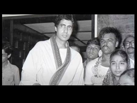 मौत के मुंह से निकलकर अमिताभ बच्चन ने छुआ फैन का पैर, जया ने उतारी आरती, Rare Video