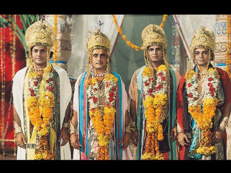 राम-लक्ष्मण की शादी में जब अंडरगारमेंट्स पर लग गया था रंग, रामायण शूटिंग के दिन हुआ बवाल !