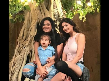 पति से अलग होने पर श्वेता तिवारी का दर्दनाक खुलासा- अकेले कमाने वाली हूं, मर्द और औरत दोनों हूं