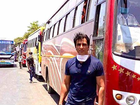 सोनू सूद की संपत्ति - जानिए कितने करोड़ के मालिक हैं मज़दूरों के मसीहा