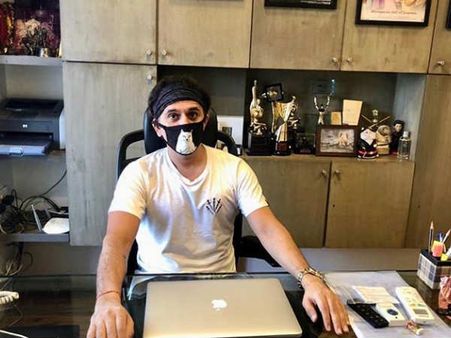 फिल्म निर्माता रितेश सिधवानी ने शुरु किया ऑफिस का काम- ऐसी है नई जीवन शैली