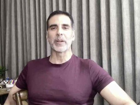 अक्षय कुमार ने फैन्स को दी तूफान की चेतावनी - वीडियो में कहा - घर पर ही रहना, बाहर मत निकलना