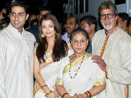 तीन अलग घरों में रहते हैं अमिताभ बच्चन, जया बच्चन और अभिषेक - ऐश्वर्या - अमर सिंह के खुलासे