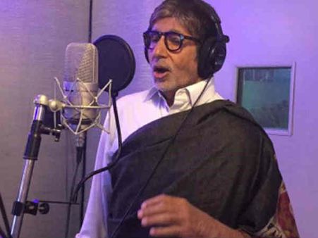 अमिताभ बच्चन अब रोज़ आपको बताएंगे कि गाड़ी दाएं मोड़ें या बाएं, बनेंगे गूगल मैप्स की आवाज़