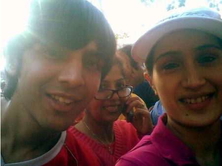 कार्तिक आर्यन की 12 साल पुरानी फोटो, बेरिकेड्स तोड़कर इस एक्ट्रेस के साथ एक सेल्फी लेने पहुंचे थे