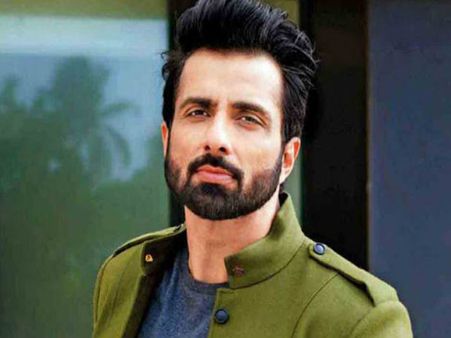 चीनियों को सीमा से वापस भेजने के लिए यूजर्स ने 'मसीहा' को पुकारा, सोनू सूद का आया रिएक्शन