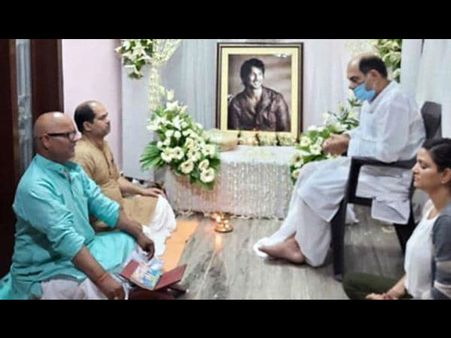 सुशांत सिंह राजपूत की बहन ने शेयर की प्रार्थना सभा से इमोशनल कर देने वाली फोटो, सदमे में पिता