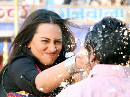 ट्विटर छोड़ सोनाक्षी सिन्हा ने फिर निकाली भड़ास- मुझ तक नहीं पहुंच पाओगे, यहां मैं ही विजेता हूं