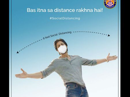 असम पुलिस ने बताया शाहरुख खान के इस पोज का मतलब- शानदार मैसेज के साथ फोटो वायरल