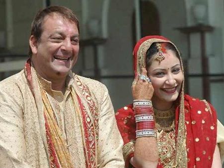 मान्यता दत्त को मॉम कहते है संजय दत्त- जन्मदिन पर पत्नी को विश करते हुए किया खुलासा