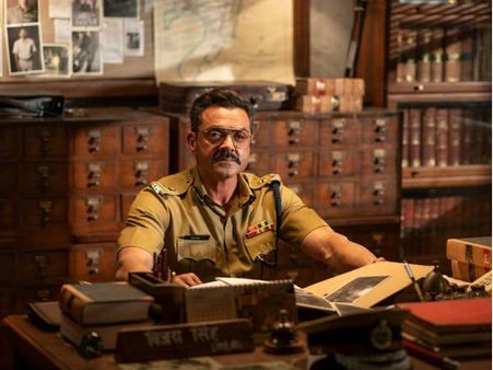 First LOOK : शाहरुख खान की फिल्म 'क्लास ऑफ 83' से बॉबी देओल की पहली झलक रिलीज