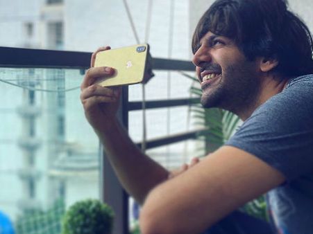 कार्तिक आर्यन ने तोड़ा चीनी कंपनियों से नाता, भारत-चाइना तनाव के बीच देशहित में लिया बड़ा फैसला