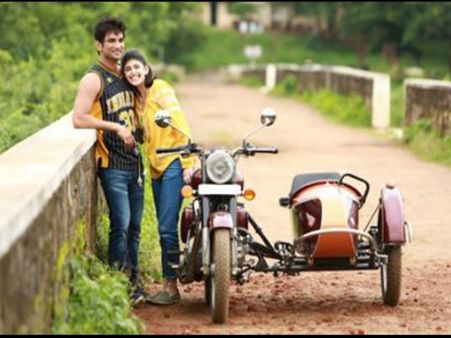 आखिरकार सुशांत सिंह राजपूत पर खुलकर बोली संजना, बताया दिल बेचारा के सेट पर कैसे रहते थे सुशांत