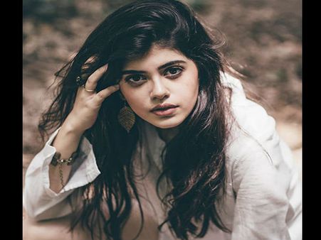 सुशांत की 'दिल बेचारा' की एक्ट्रेस संजना सांघी ने इन तस्वीरों से लूटा फैंस का दिल, बेहद खूबसूरत PICS