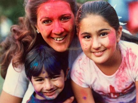 इब्राहिम में पापा सैफ की झलक, सारा है मां अमृता की कार्बन कॉपी- क्यूट फैमिली PICS