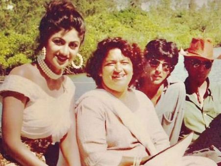 सरोज खान के निधन पर शिल्पा शेट्टी हुईं इमोशनल, 