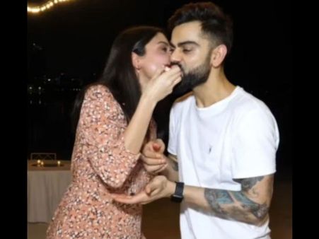 अनुष्का शर्मा और विराट कोहली ने प्रेगनेंसी के ऐलान के बाद मनाया जश्न- दुबई से वायरल वीडियो