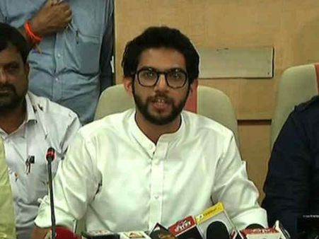 क्या सुशांत सिंह राजपूत के घर एक रात पहले पार्टी में थे आदित्य ठाकरे - आखिरकार तोड़ी चुप्पी