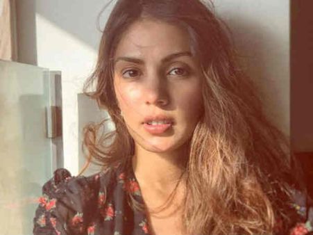 रिया चक्रवर्ती ने किस AU से की 44 बार बात, सुशांत की मौत के बाद लगातार कॉल