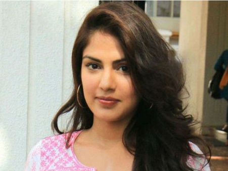 'हां, मैंने सुशांत सिंह राजपूत के शव को देखकर Sorry बाबू कहा और उसके पैर छुए थे'- रिया चक्रवर्ती