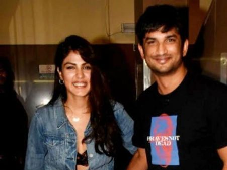 सुशांत केस में ड्रग कनेक्शन, ED ने सौंपी CBI और नारकोटिक्स को रिया चक्रवर्ती की वाट्सऐप चैट