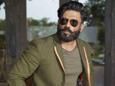 नए टैलेंट की खोज की ओर सुनील शेट्टी का बड़ा कदम- लाखों लोगों को दिलाई नौकरी, मिला अवार्ड