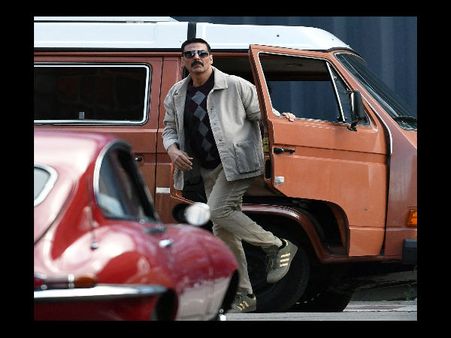 बेलबॉटम के सेट से Leak हुईं अक्षय कुमार की धड़ाधड़ 4 तस्वीरें, रेट्रो लुक में फैंस ने कहा सुपरहिट !