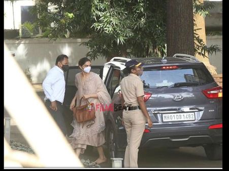 'माल है क्या' वाली ड्रग चैट के वॉट्सऐप ग्रूप की एडमिन थीं दीपिका पादुकोण? - रिपोर्ट्स