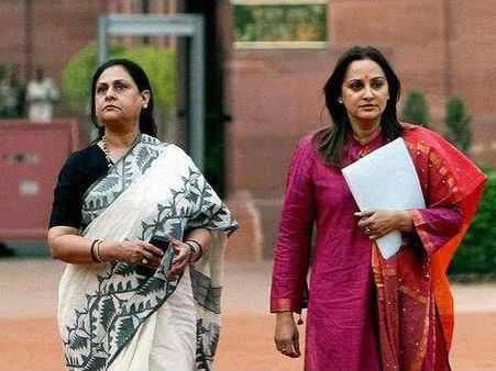 जया बच्चन बॉलीवुड और ड्रग्स के मुद्दे पर राजनीति करना चाहती हैं - जया प्रदा ने साधा निशाना