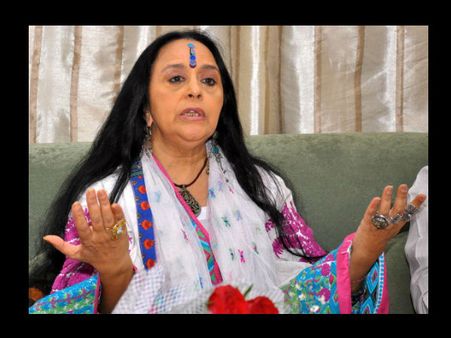 इला अरुण के तीखे बयान कहा -राइटर्स को अपने हक के लिए लड़ना होगा, डायरेक्टर जैसा महत्व