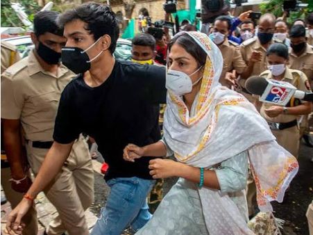एनसीबी के सामने रिया चक्रवर्ती ने किये बड़े खुलासे- ड्रग्स मामले में 6 घंटों तक हुई पूछताछ