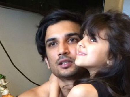 ड्रग्स मामले में रिया का भाई शौविक अरेस्ट तो सुशांत की बहन बोलीं- भगवान का शुक्रिया