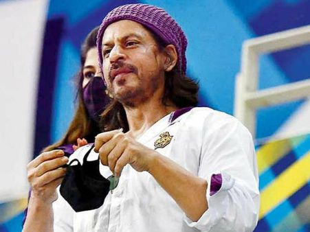 शाहरुख खान का 'पठान' लुक देख आई डॉन 2 की याद? तगड़े धमाके के लिए हो जाइए तैयार!