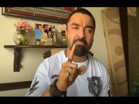 एजाज खान ने पंडितों को दी गाली,Video वायरल कर लोगों का भड़का गुस्सा- गिरफ्तार करो इसे