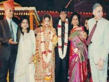 शाहरूख खान - गौरी खान की एनिवर्सरी- 5 साल धर्म बदल कर रहे शाहरूख, कुर्ता फाड़ कर गाते ये गाना