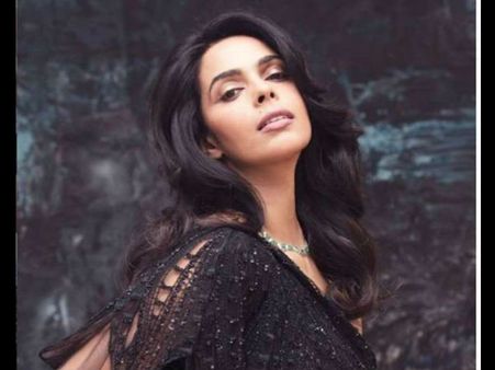 मैंने 20 से 30 फिल्में छोड़ दी, मैंने वो सब नहीं किया जो ठीक नहीं लगा- मल्लिका शेरावत का खुलासा!