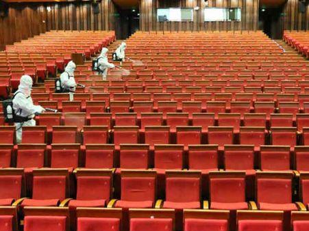 Unlock 5: खुलेंगे देश में सिनेमाघर, रिलीज़ होंगी नई फिल्में, 5000 करोड़ की भरपाई करेगा बॉलीवुड